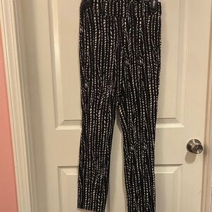 MarlaWynne Black and White Patterned Ankle Pants